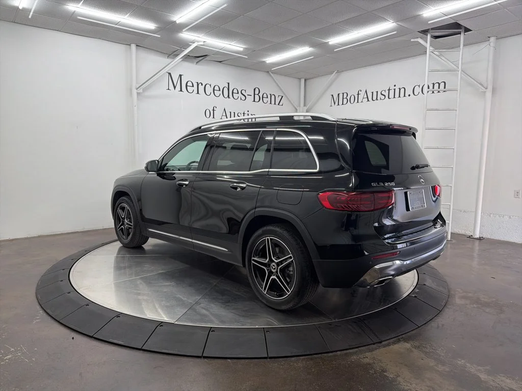Used 2026 Black Mercedes-Benz GLB 250 image 5