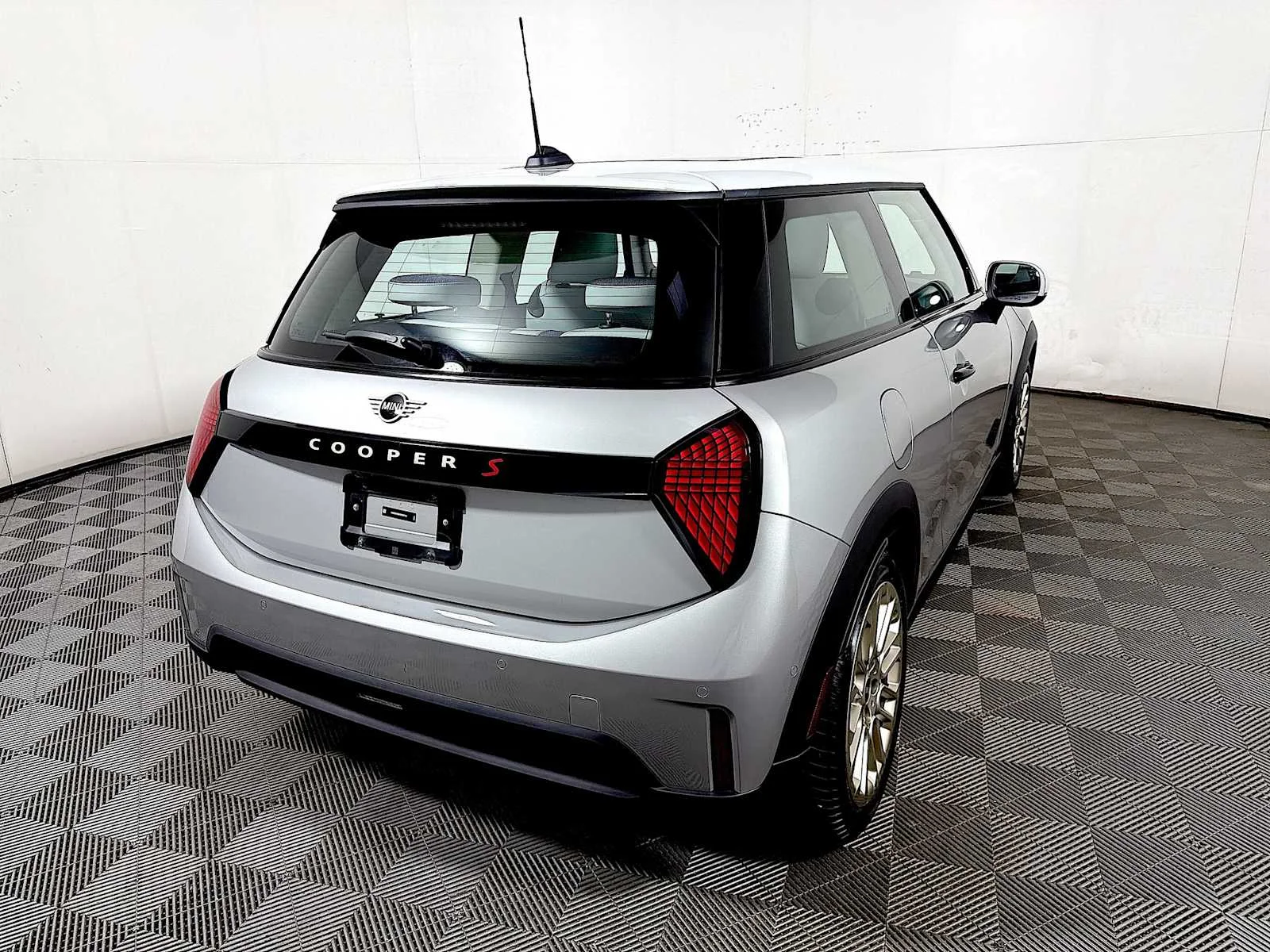 Certified Used 2025 Melting Silver III Metallic MINI Cooper S image 6