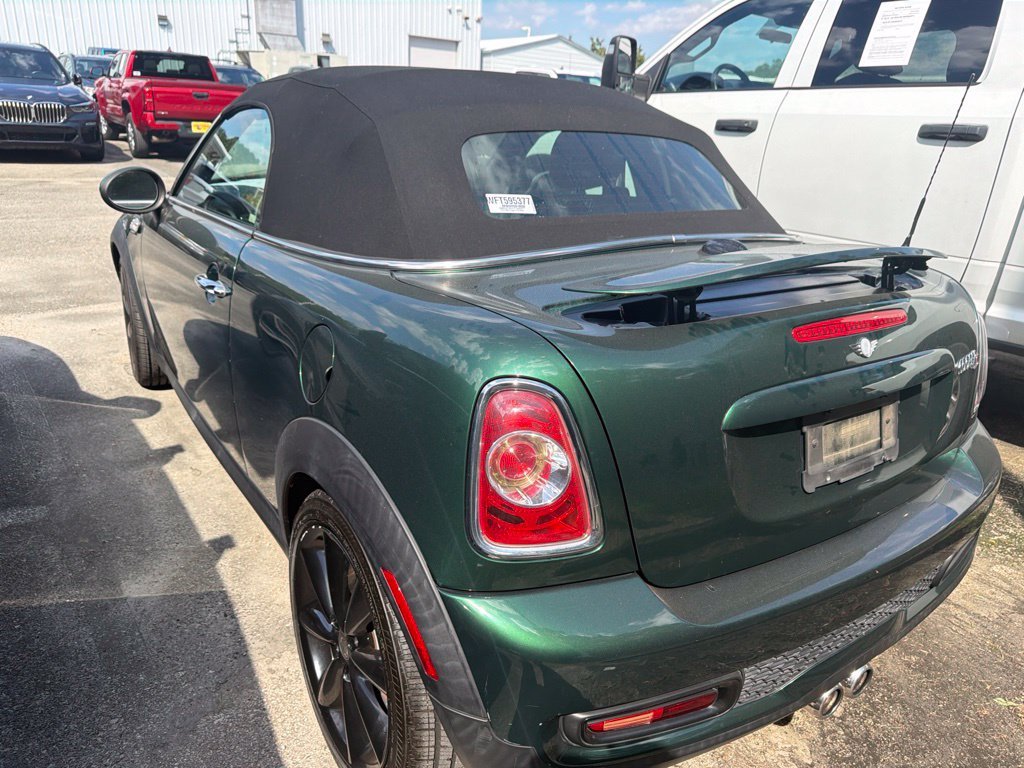 Used 2015 Green MINI Base image 2