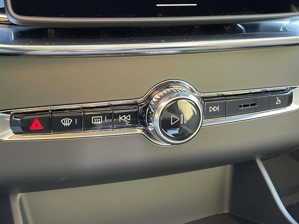 New 2026 Vapour Grey Volvo Plus image 19