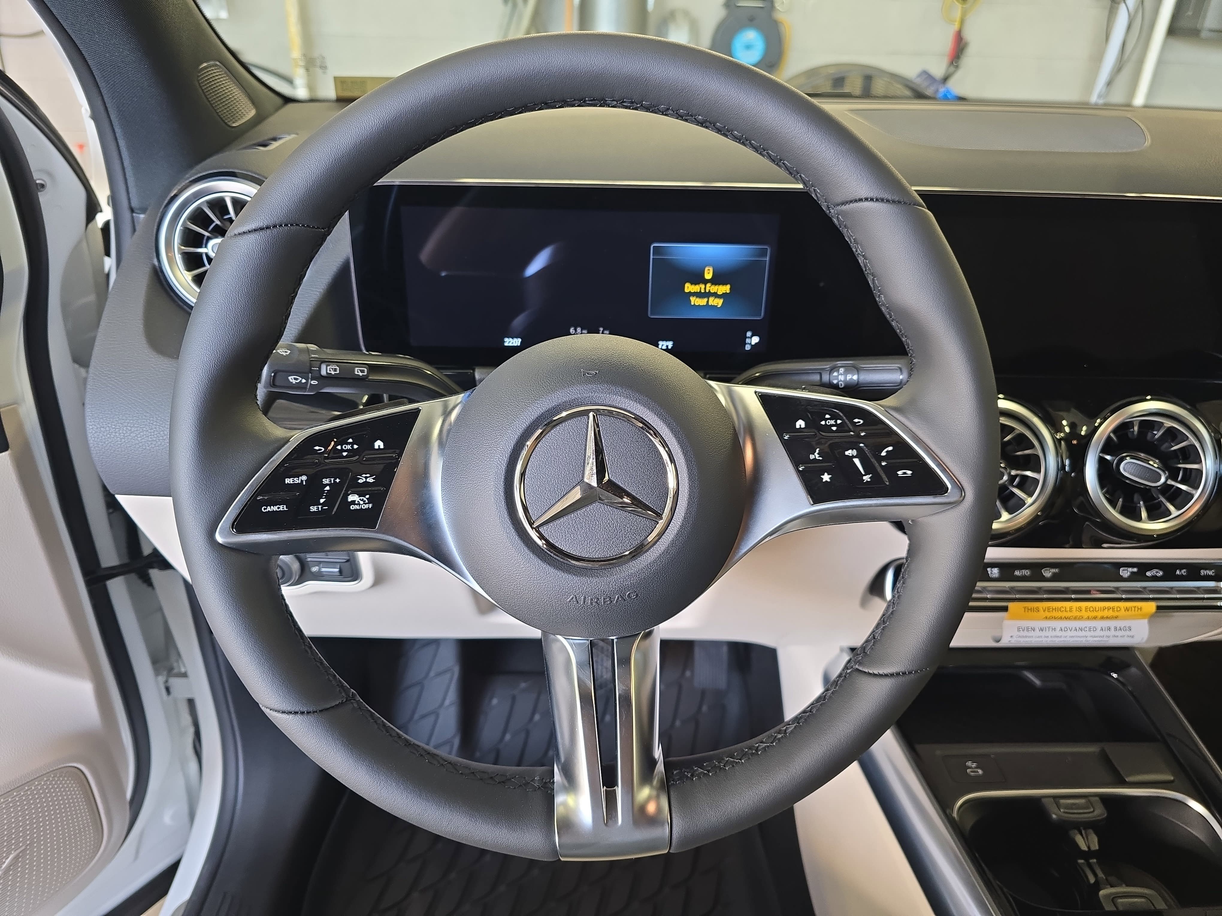 New 2026 Polar White Mercedes-Benz GLA250 image 19
