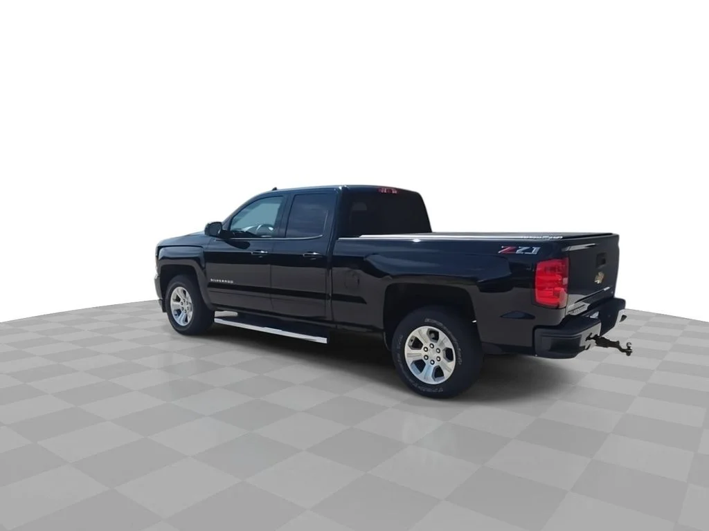 Used 2018 Black Chevrolet LT image 6