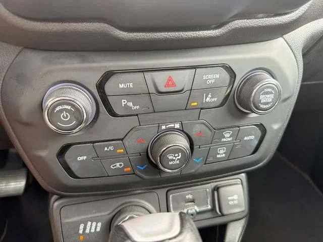Used 2018 White Jeep Limited image 21