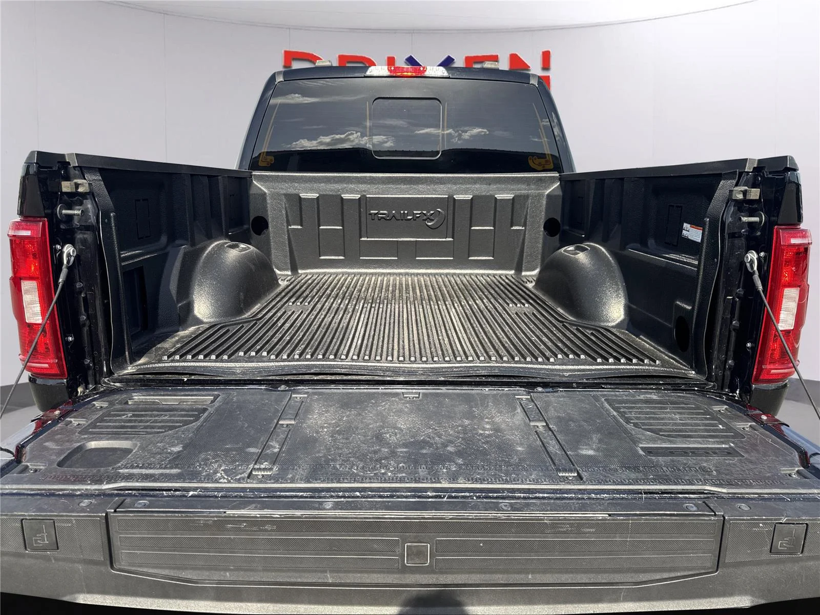 Used 2023 Agate Black Ford XLT image 34