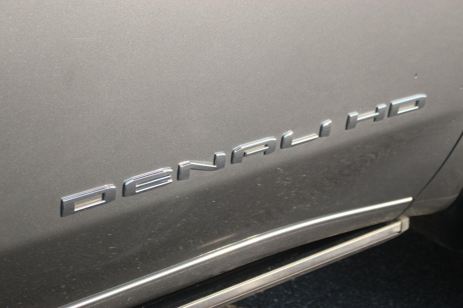 Used 2024 Sterling Metallic GMC Denali Ultimate image 11