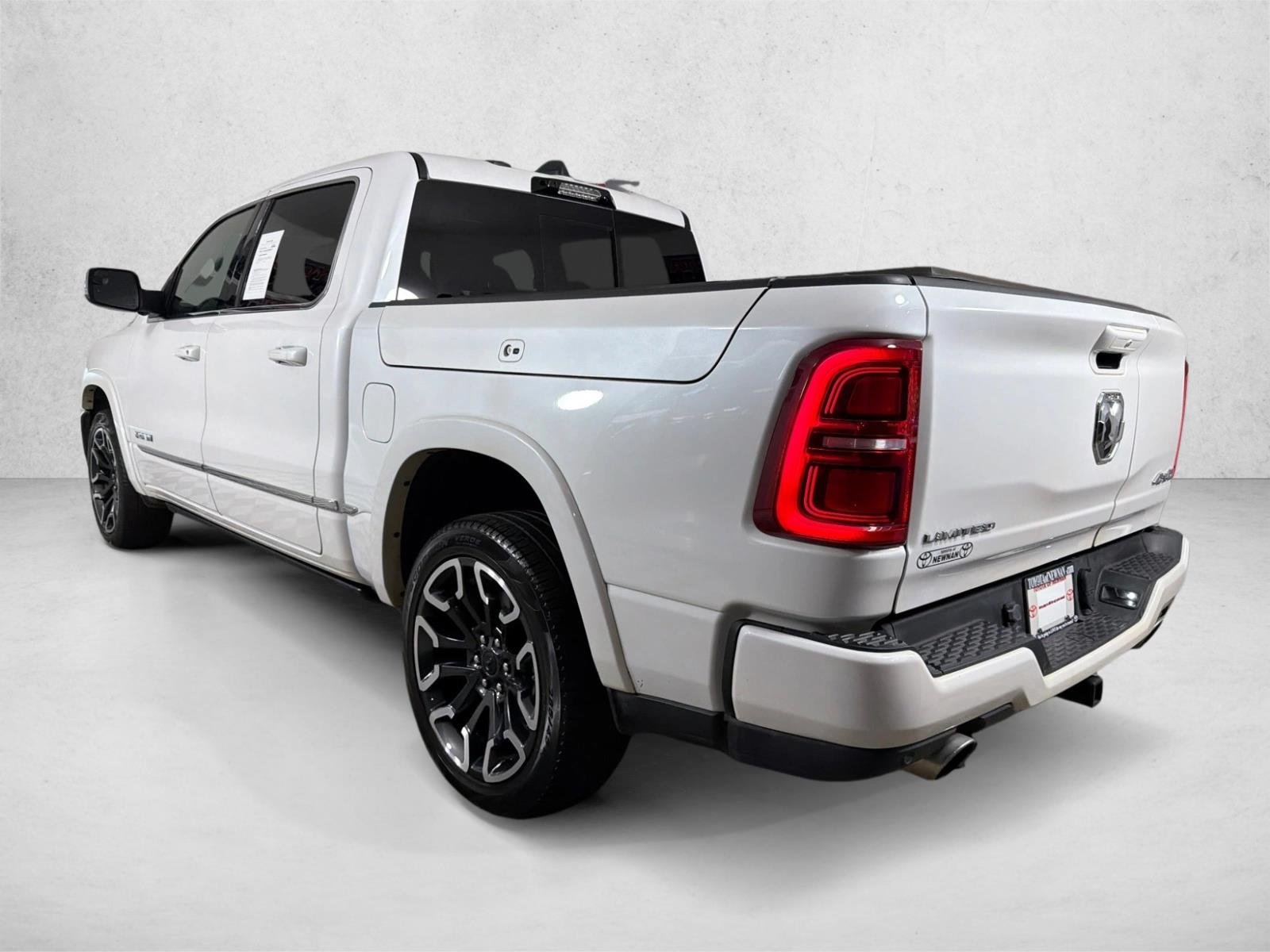 Used 2025 Ivory White Tri-Coat Pearlcoat Ram Limited image 7