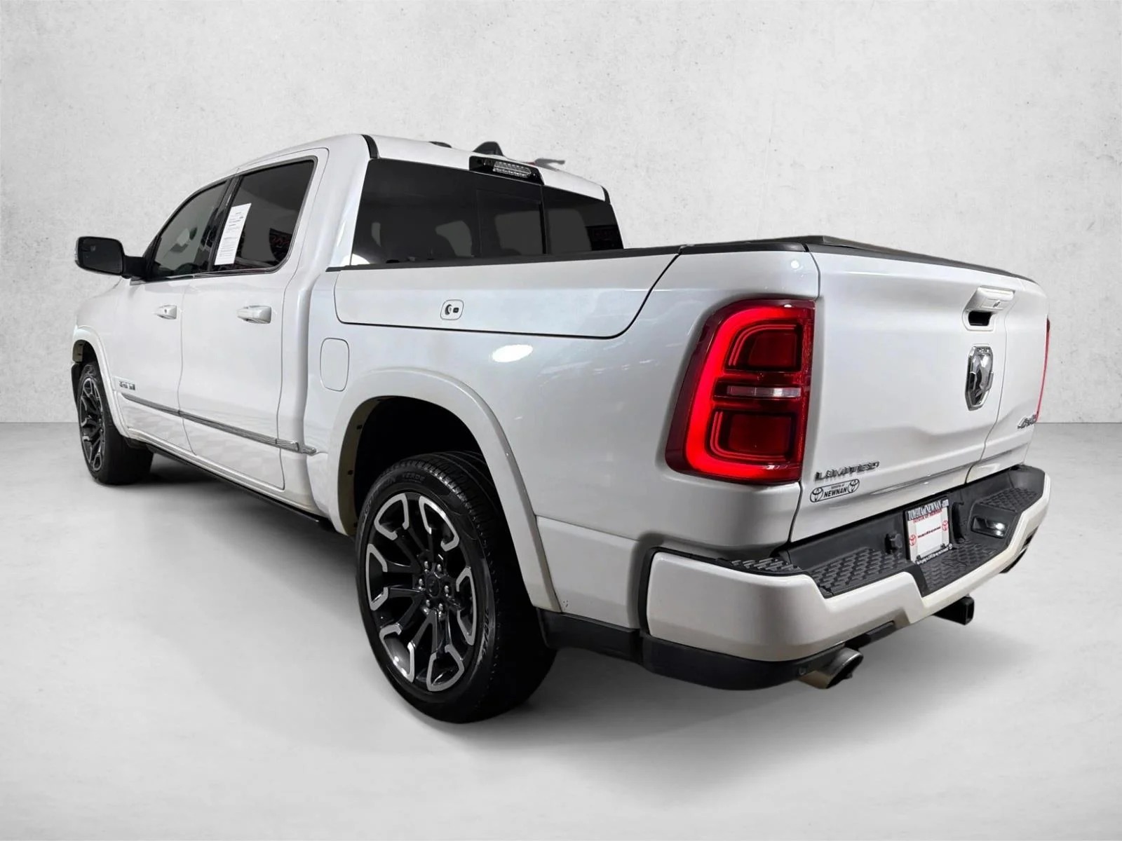 Used 2025 White Ram Limited image 7