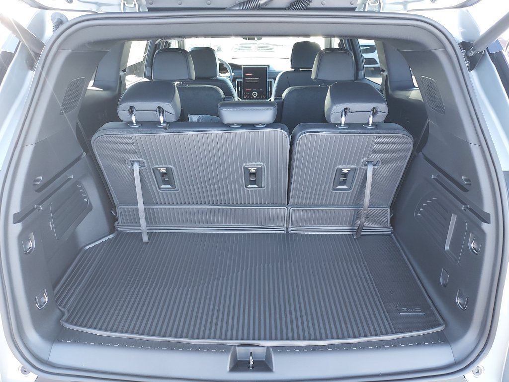 New 2027 Sterling Metallic GMC Elevation image 9