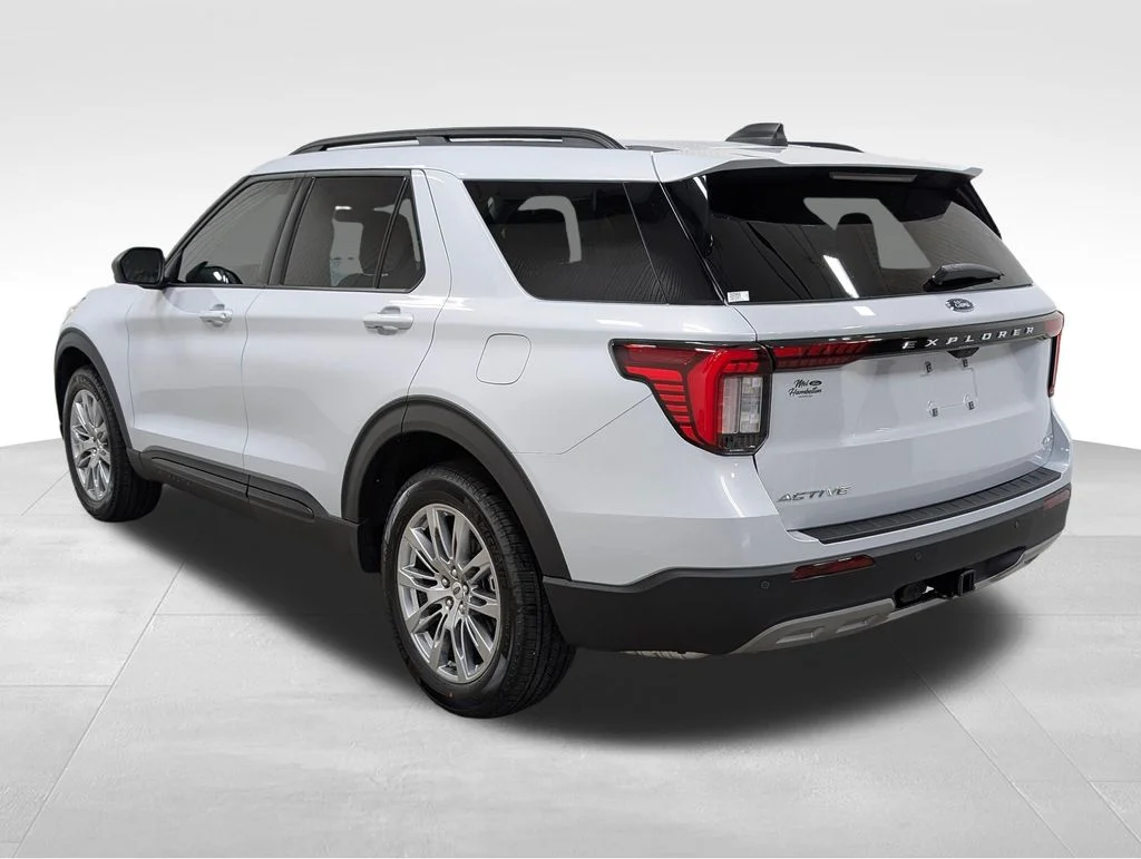 New 2026 Space White Metallic Ford Active image 22