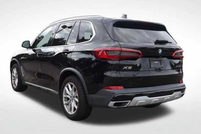 Used 2020 Black BMW xDrive40i image 9