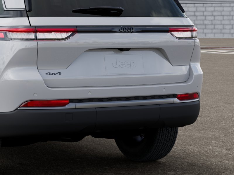 New 2026 Bright White Clear-Coat Exterior Paint Jeep Laredo image 13