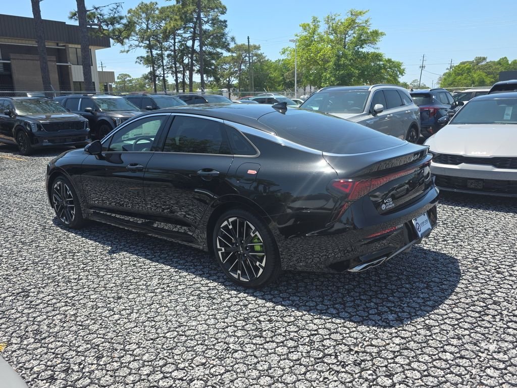New 2026 Aurora Black Pearl Kia GT image 5