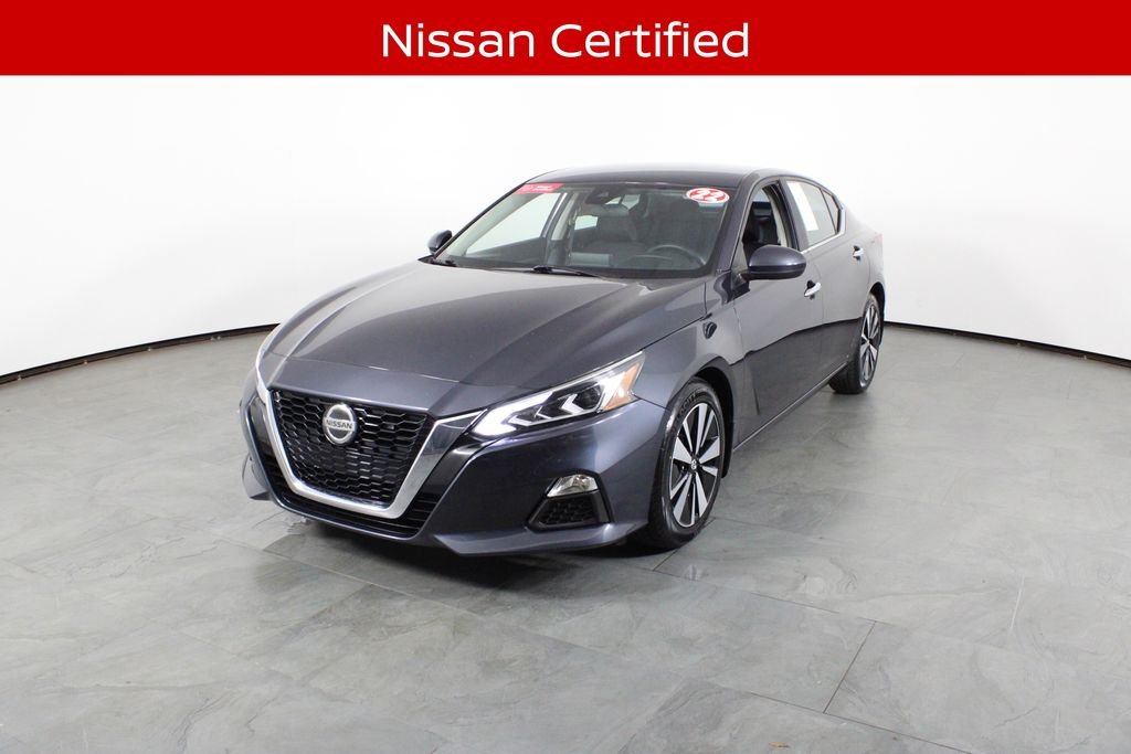 Used 2022 Blue Nissan 2.5 SV image 1