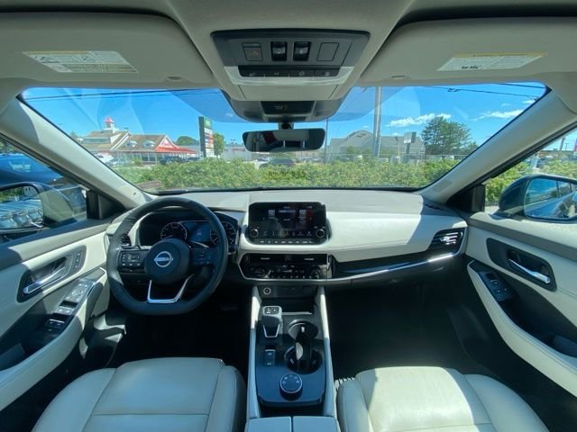 Used 2023 Super Black Nissan SL image 42