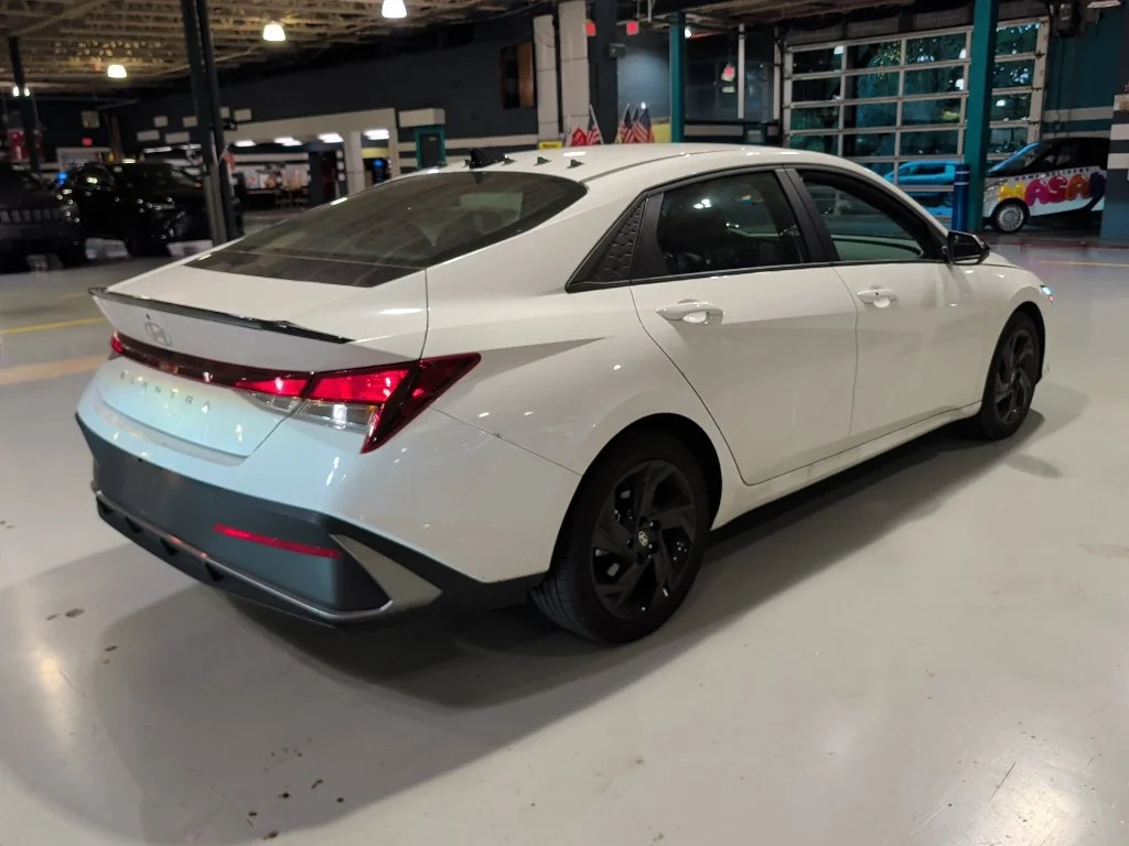Used 2026 White Hyundai SEL Sport image 12