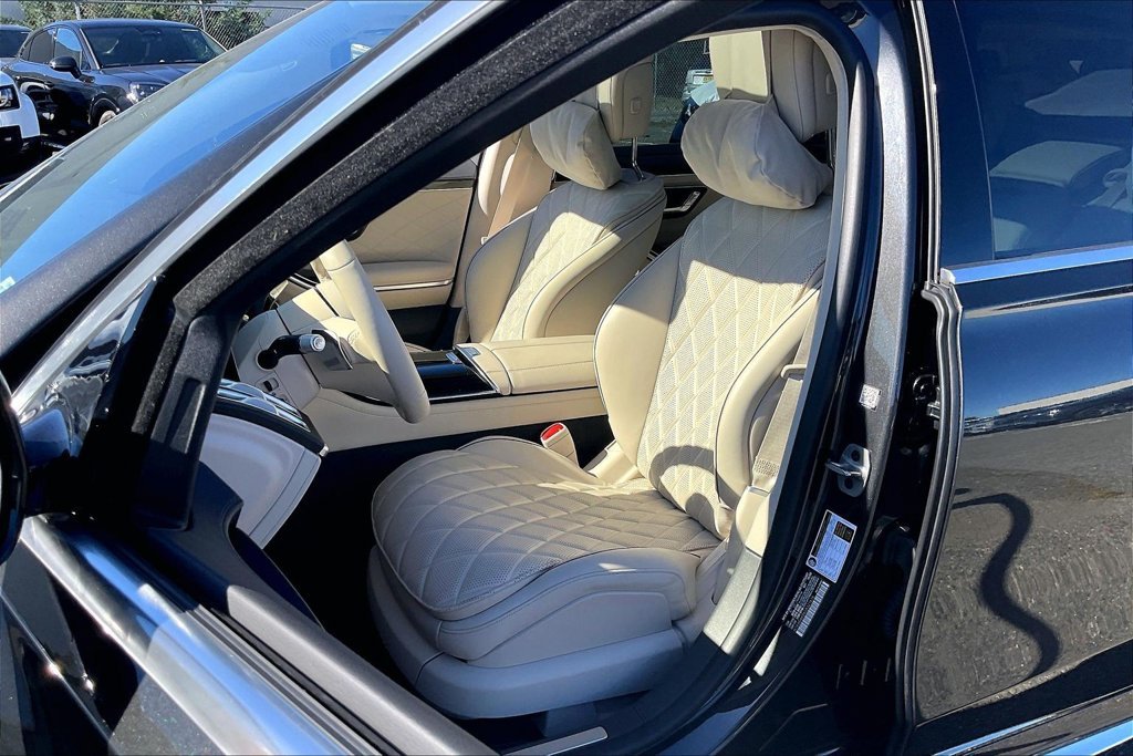 2025 Mercedes-Benz S-Class S 580e - Photo 17