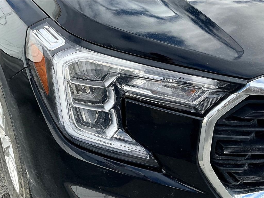 Used 2024 Ebony Twilight Metallic GMC SLE image 29