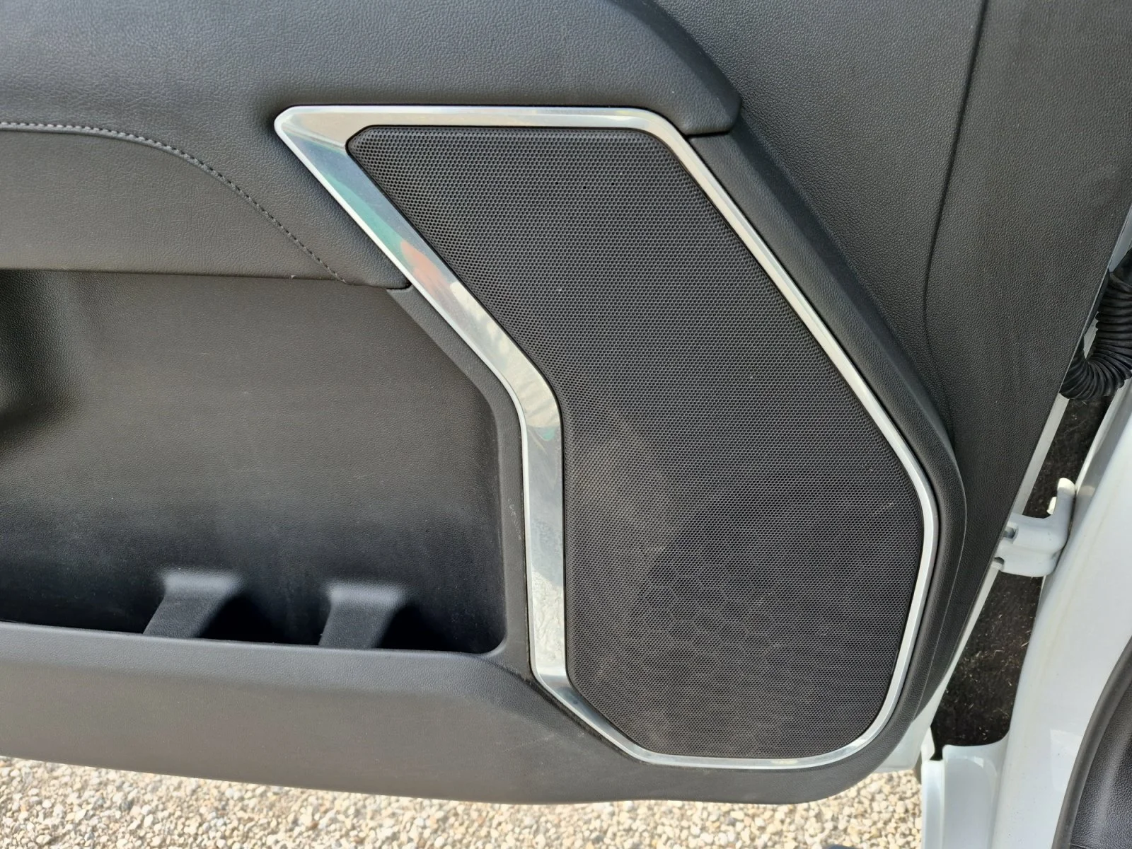 Used 2022 Summit White GMC Elevation image 26