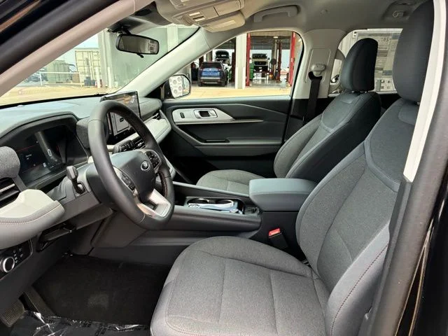 New 2026 Agate Black Metallic Ford Active image 7