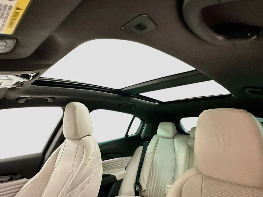 Used 2023  Maserati Modena image 22