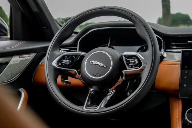 2026 Jaguar F-Pace R-Dynamic S - Photo 20