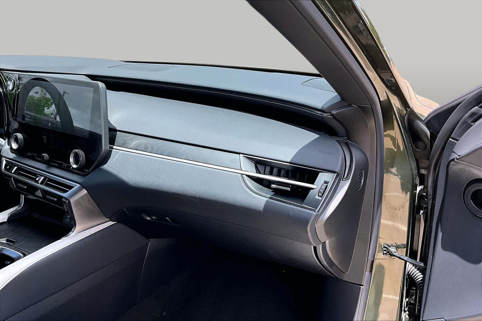 Used 2025 Nori Green Pearl Lexus Premium Plus image 19