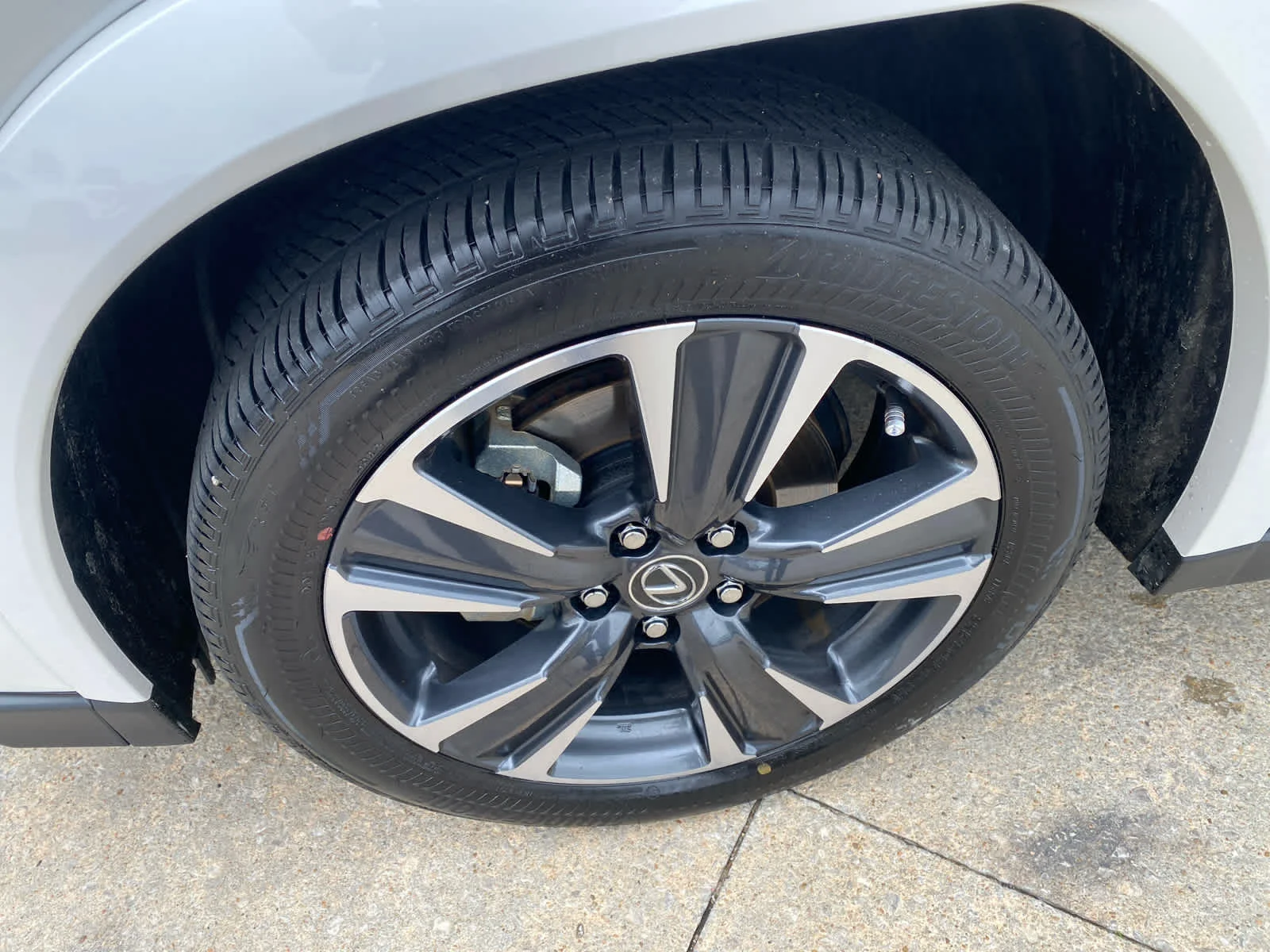 Used 2025  Lexus UX 300h image 26
