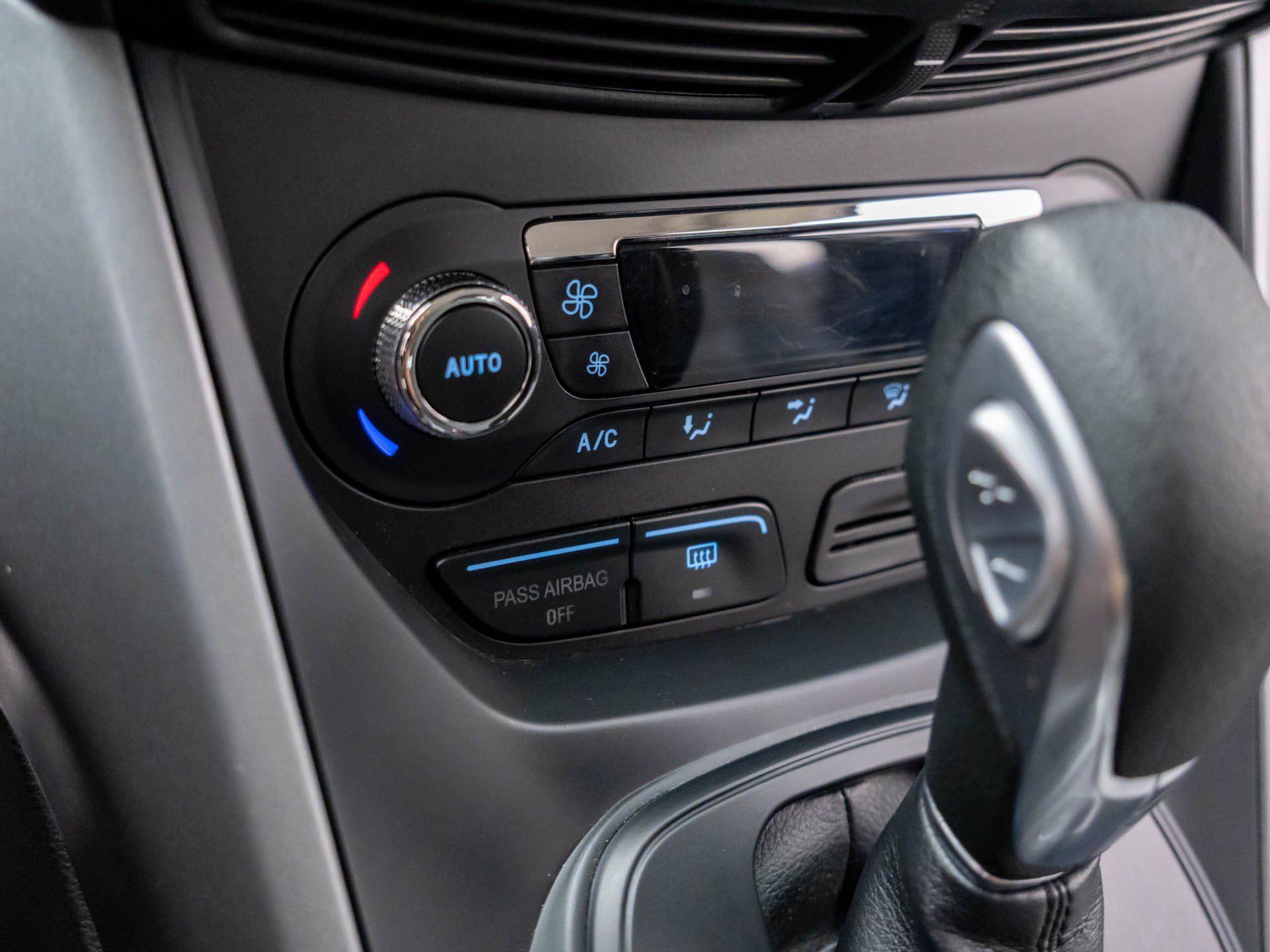 Used 2014 Red Ford SE image 19
