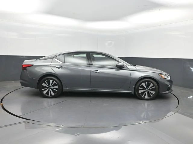 Used 2019 Gray Nissan 2.5 SL image 34