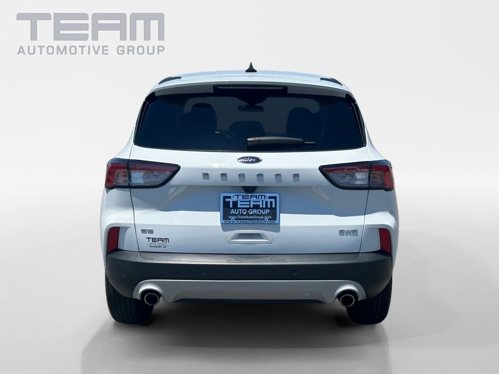 Used 2022 White Ford SE image 6