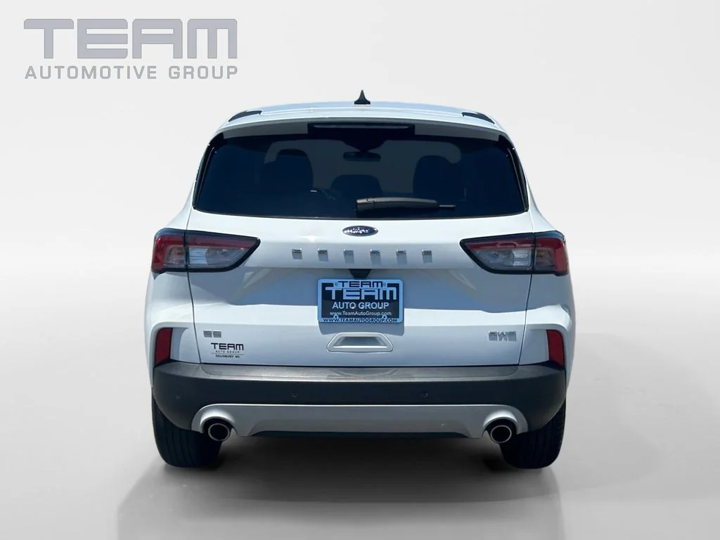 Used 2022 White Ford SE image 6