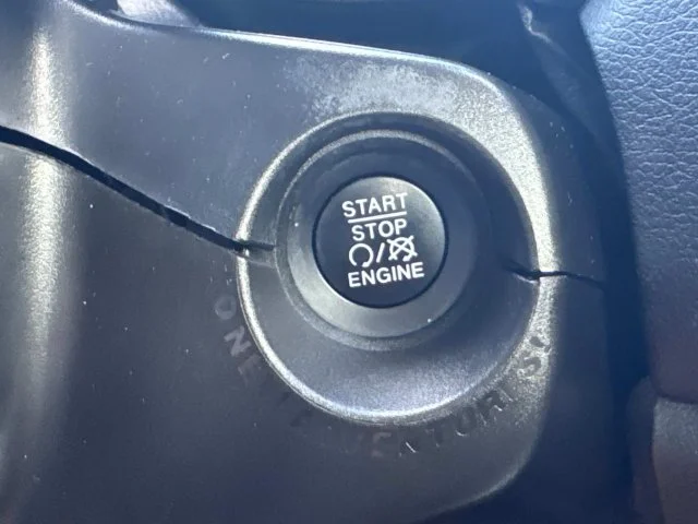 Used 2020 Red Jeep Latitude image 36