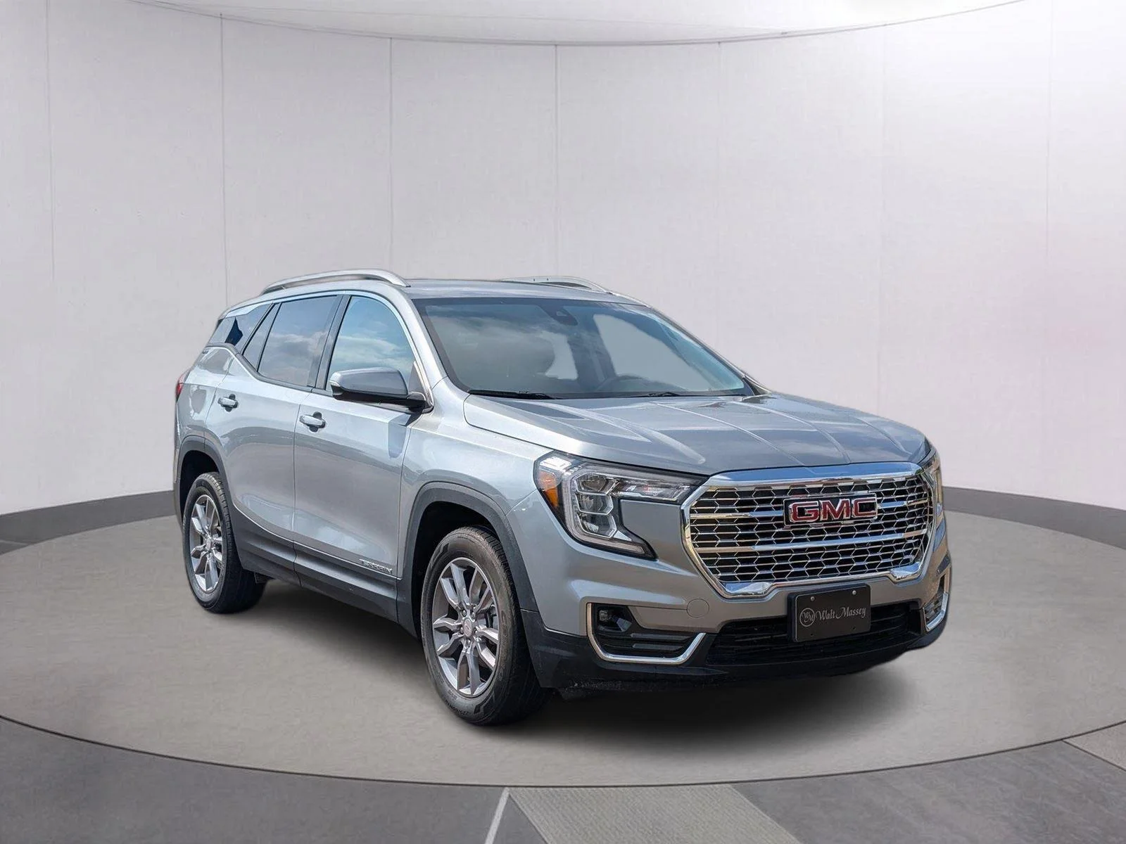 Used 2024 Sterling Metallic GMC SLT image 7