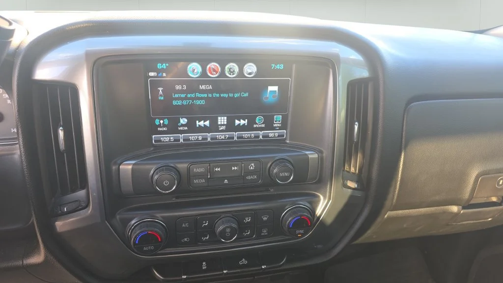 Used 2018 SILVER ICE METALLIC Chevrolet LT image 15