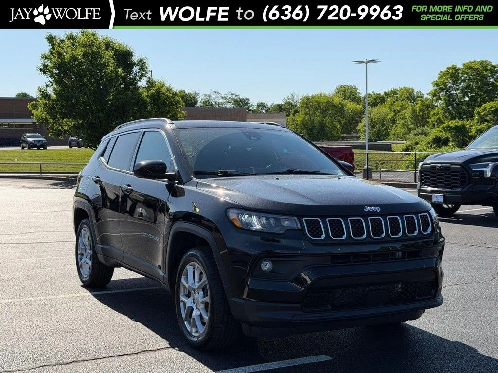 2023 Jeep Compass Latitude Lux 4X4's photo