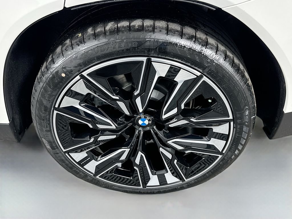 New 2026 Alpine White BMW 30 xDrive image 23