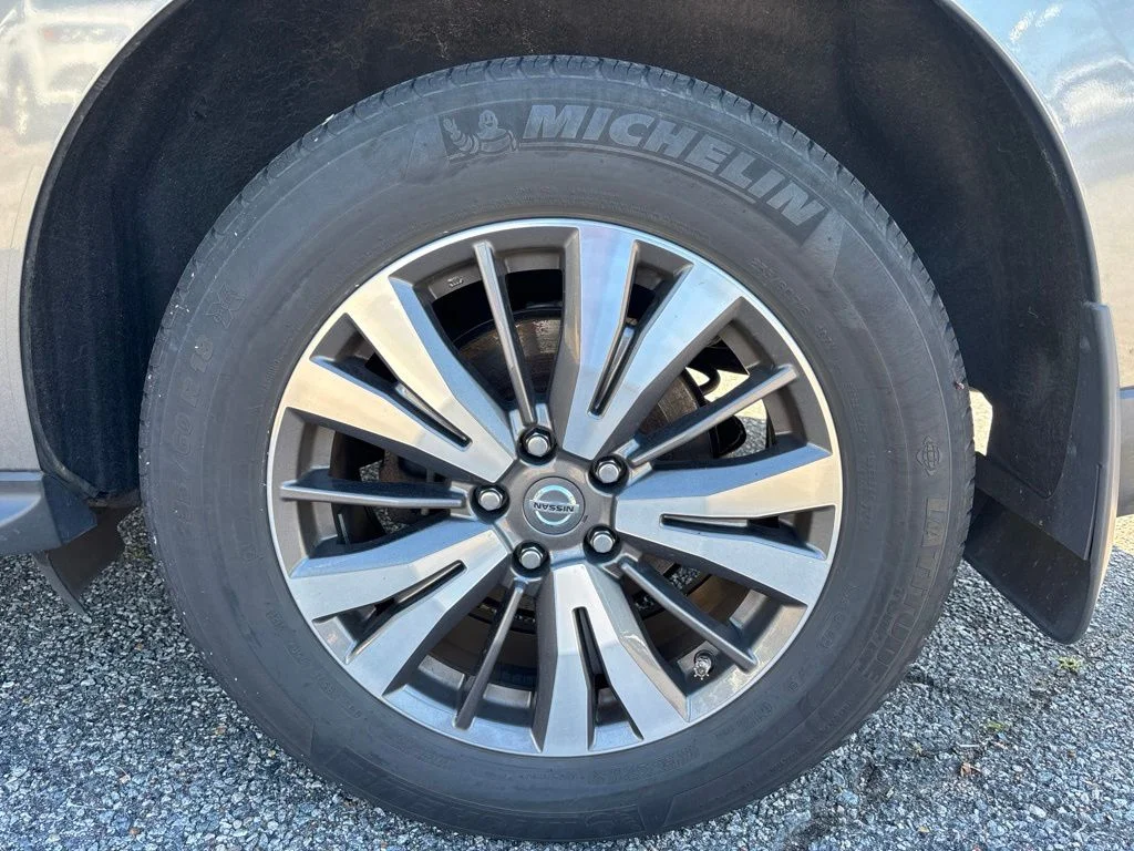 Used 2017 Gray Nissan SV image 15