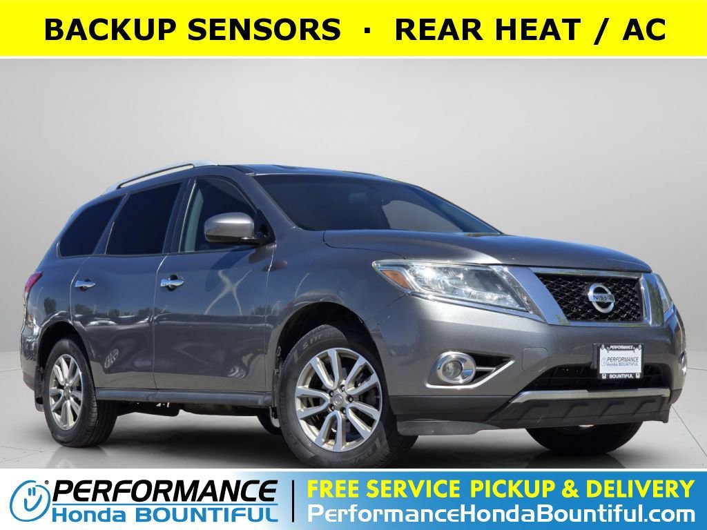 2016 Nissan Pathfinder SV 4WD's photo
