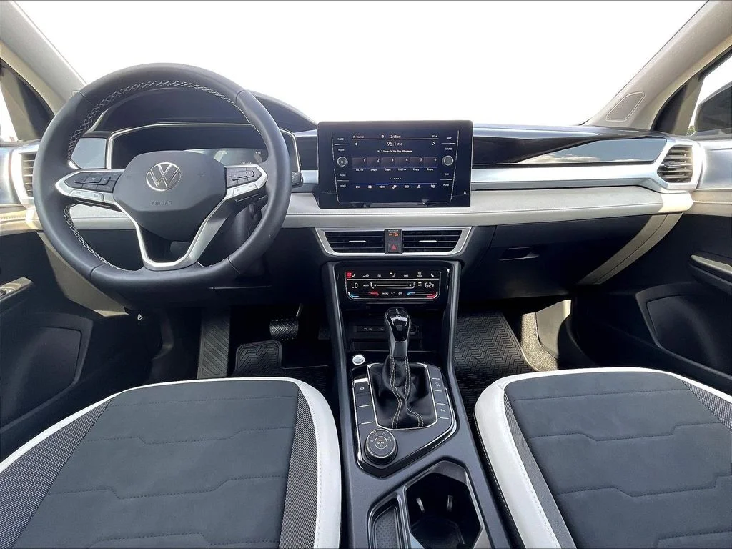 2026 Volkswagen Taos SE - Photo 9