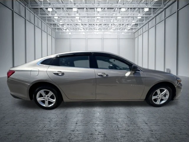 Used 2022 Gray Chevrolet LS image 9