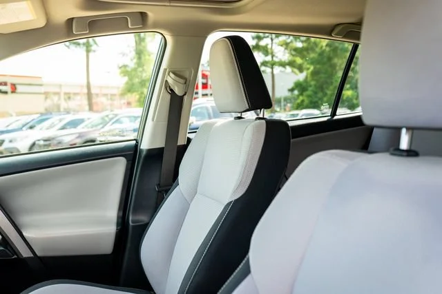 Used 2018 Magnetic Gray Metallic Toyota Hybrid XLE image 32