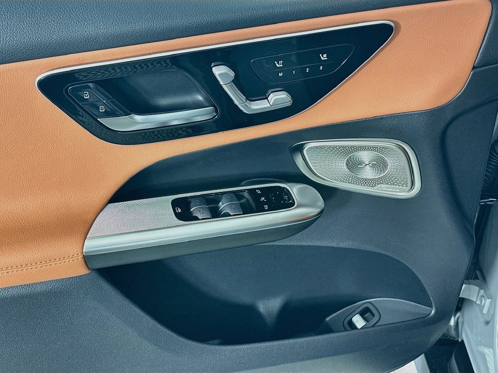 New 2027  Mercedes-Benz GLC 300 image 18