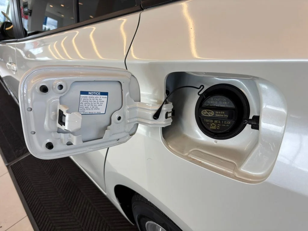 Used 2016 White Toyota Two image 33