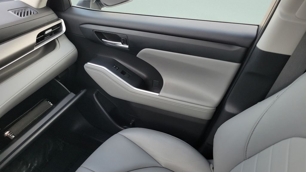 Used 2023 Gray Toyota XLE image 13