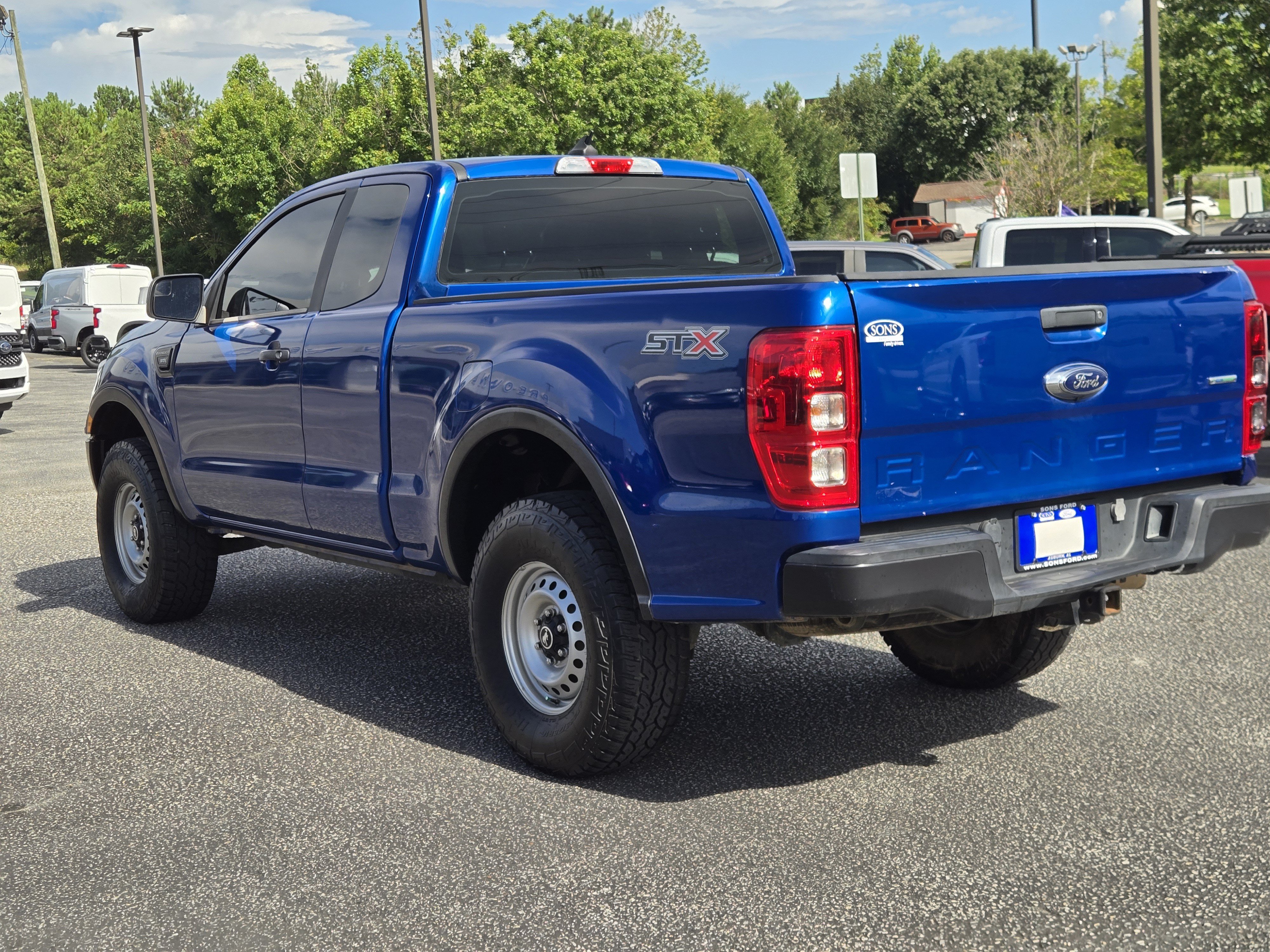 Used 2019 Lightning Blue Metallic Ford XL image 9