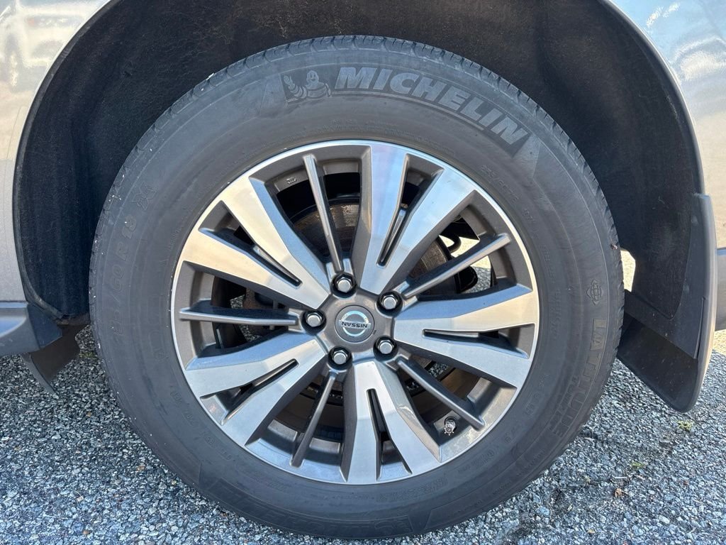 Used 2017 Gray Nissan SV image 15