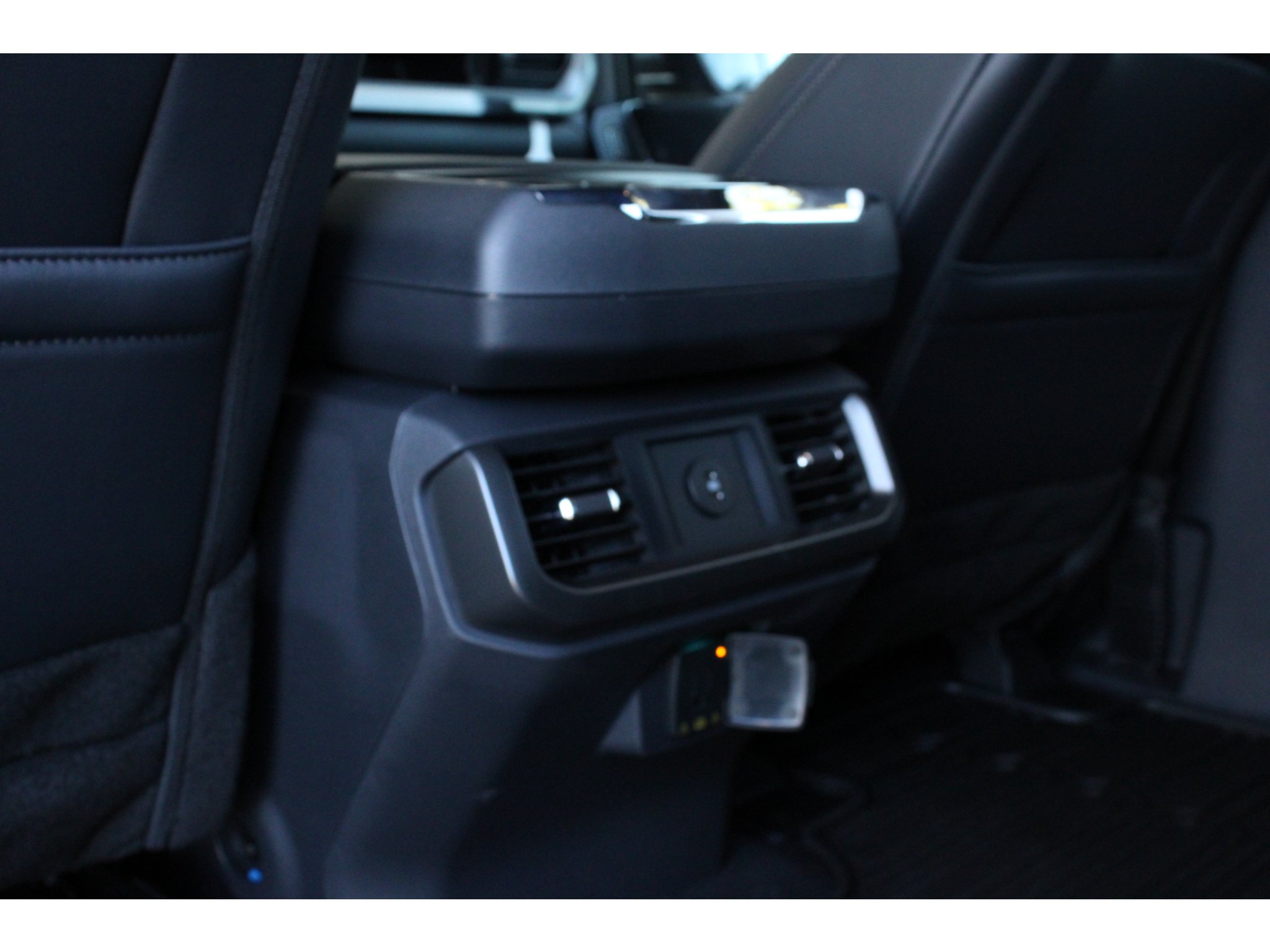New 2026 Carbonized Gray Metallic Ford LARIAT image 19