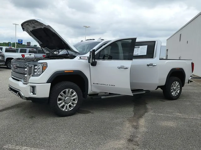 Used 2022 White GMC Denali image 11