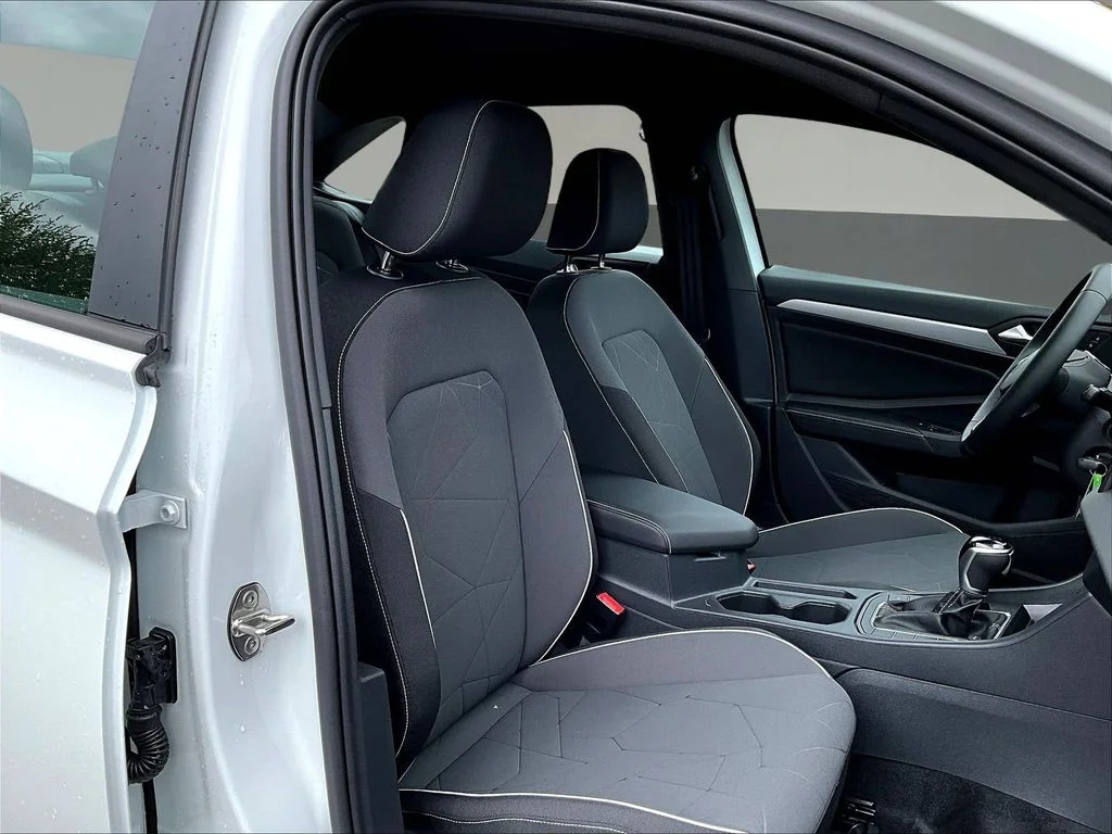 New 2026 Pure White Volkswagen 1.5T Sport image 11