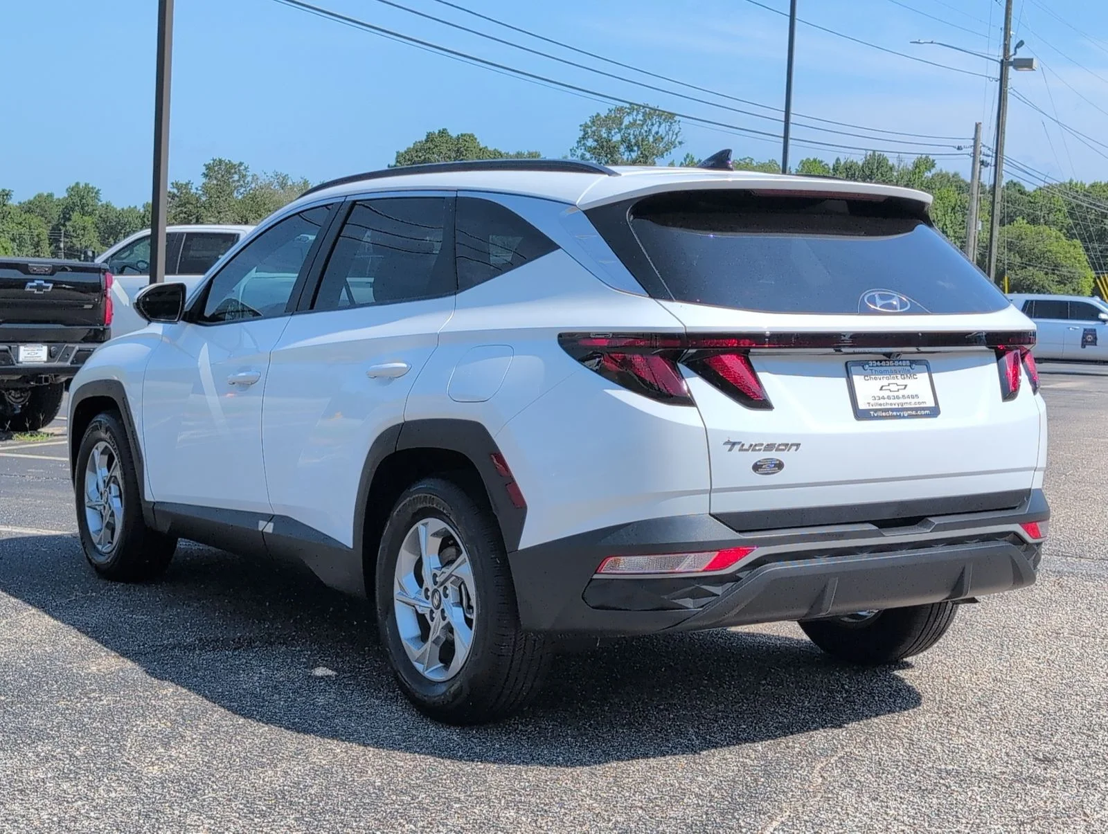 Used 2024 White Hyundai SEL image 3